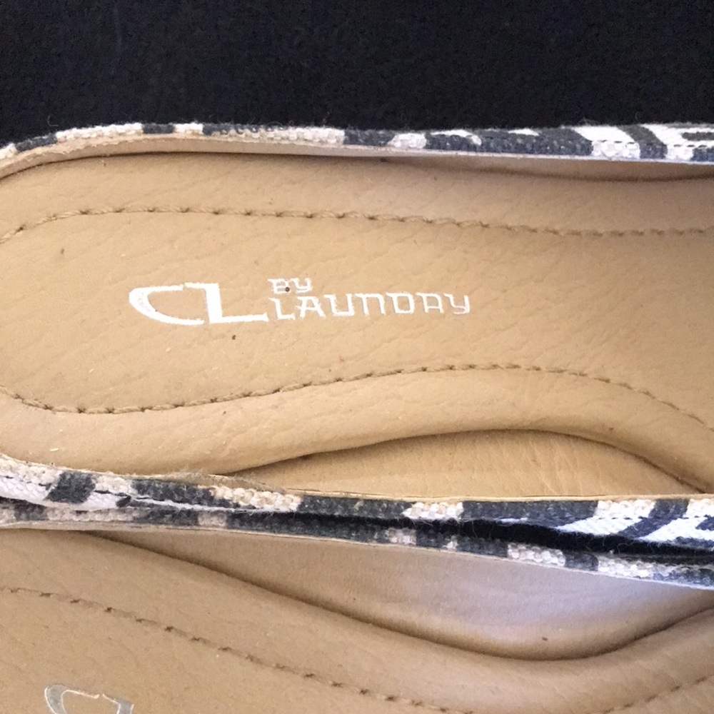 7 1/2 stack heels.C.L. By LAUNDRY rubber soles. Heel stack as an “espadrille”💗 - Picture 5 of 8